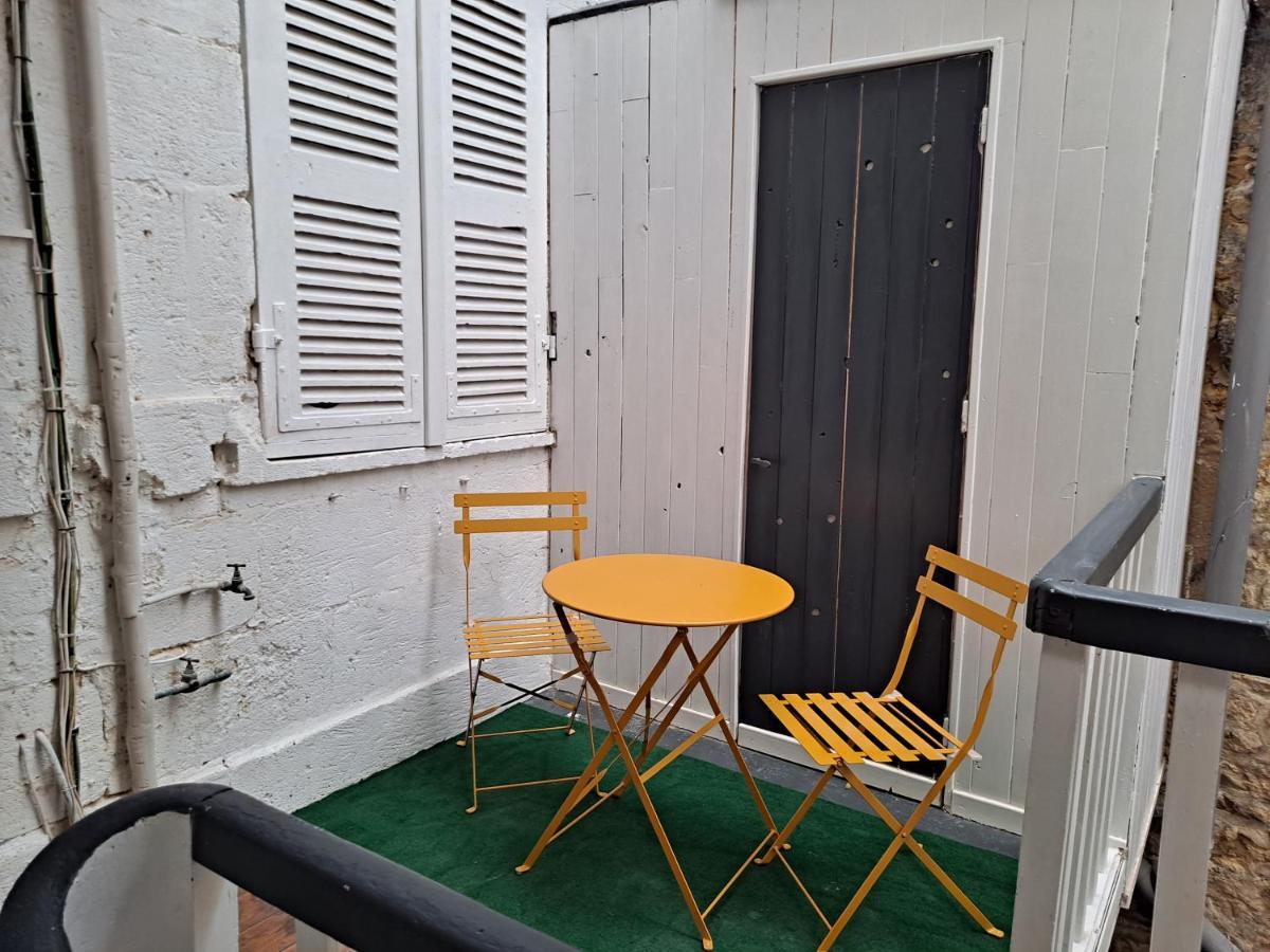Studio Cosy Meuble, Terrasse Et Patio Pour Velo Rochefort  Exterior photo