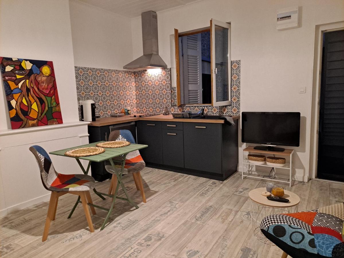 Studio Cosy Meuble, Terrasse Et Patio Pour Velo Rochefort  Exterior photo